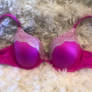 34DD Victoria Secret Bra.
